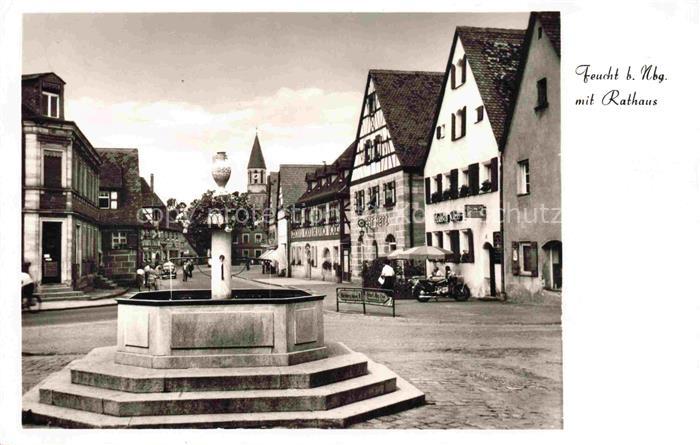 Feucht Nuernberger Land Bayern Rathaus mit Brunnen