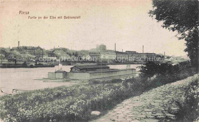 Riesa Sachsen Partie an der Elbe mit Badeanstalt Feldpost