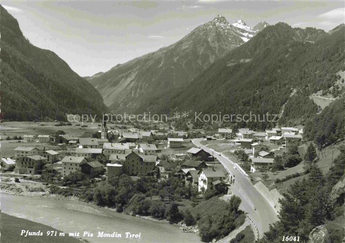 Pfunds Tirol AT mit Piz Mondin Fliegeraufnahme