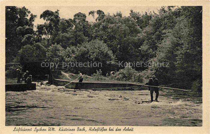 Lychen Uckermark Brandenburg Kuestriner Bach Holzfloesser bei der Arbeit