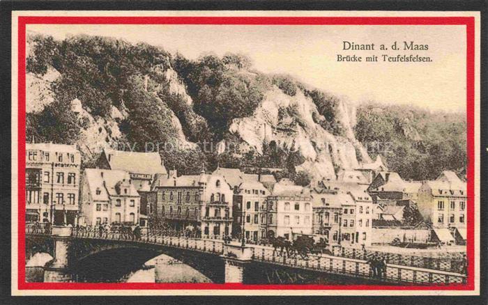 Dinant-sur Meuse Belgie Bruecke mit Teufelsfelsen