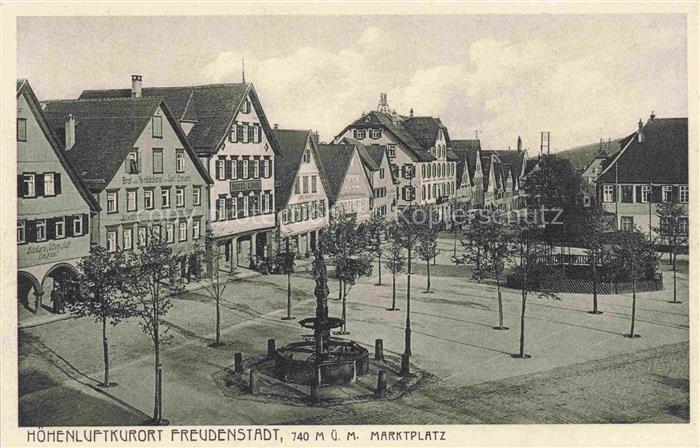 FREUDENSTADT BW Marktplatz Brunnen Hoehenluftkurort im Schwarzwald