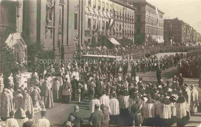 Muenchen Bayern Gottesdienst unter freiem Himmel