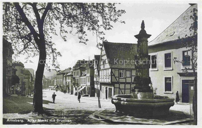 Arnsberg  Westfalen Alter Markt mit Brunnen