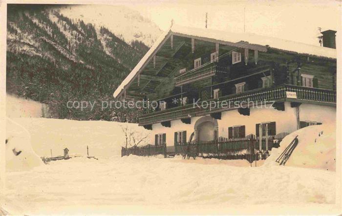 Labenbach Ruhpolding Bayern Alpencafé und Fremdenheim im Winter