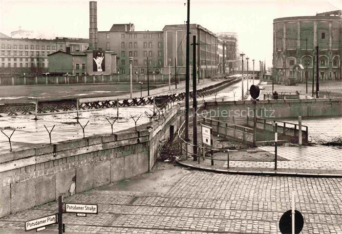BERLIN  CITY Postdamer Platz Mauer