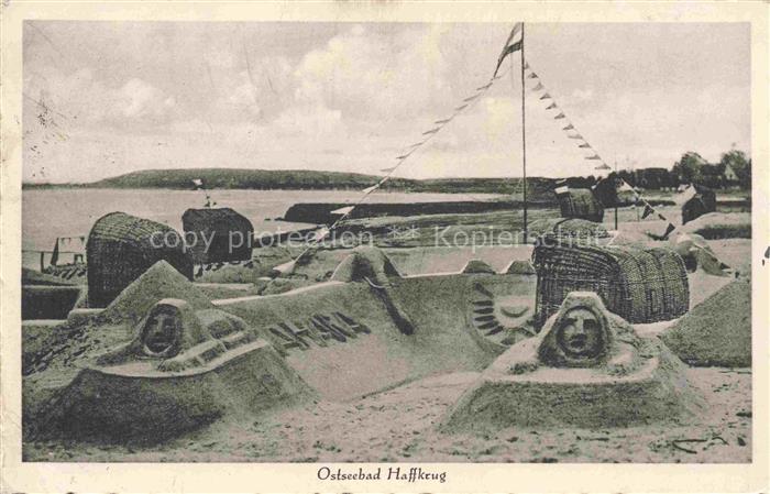 HAFFKRUG SCHARBEUTZ Ostseebad Partie am Strand Kunstwerke aus Sand