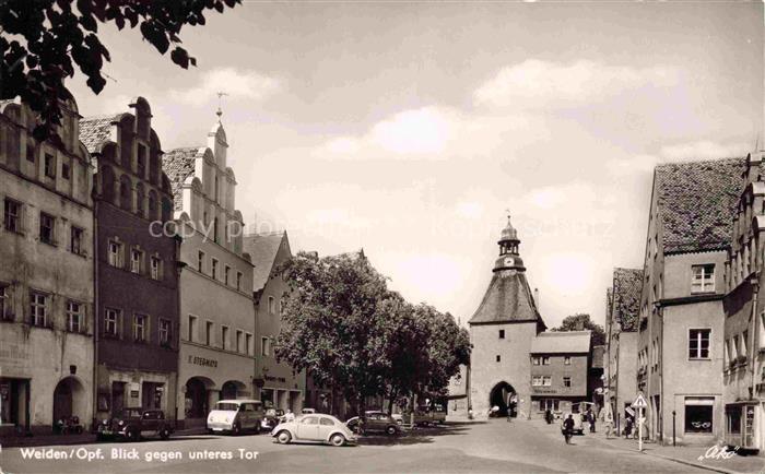Weiden  Oberpfalz Blick gegen unteres Tor Giebelhaeuser