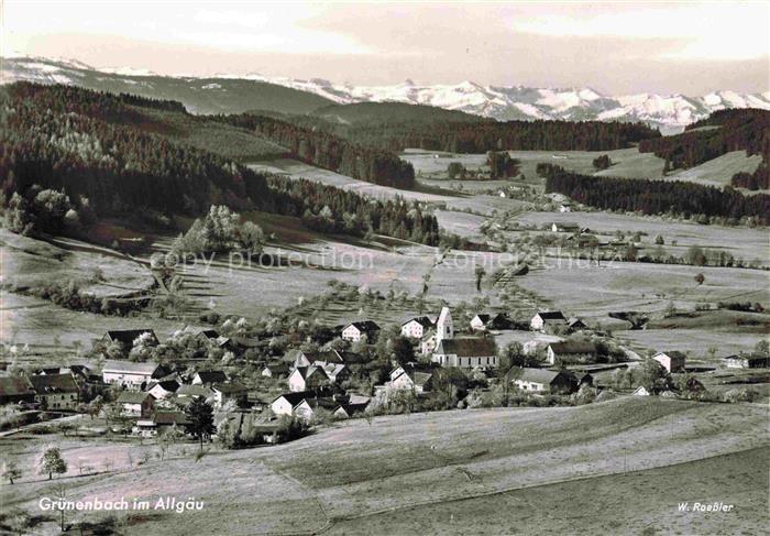 Gruenenbach Allgaeu Lindau Bayern Panorama Blick zu den Alpen