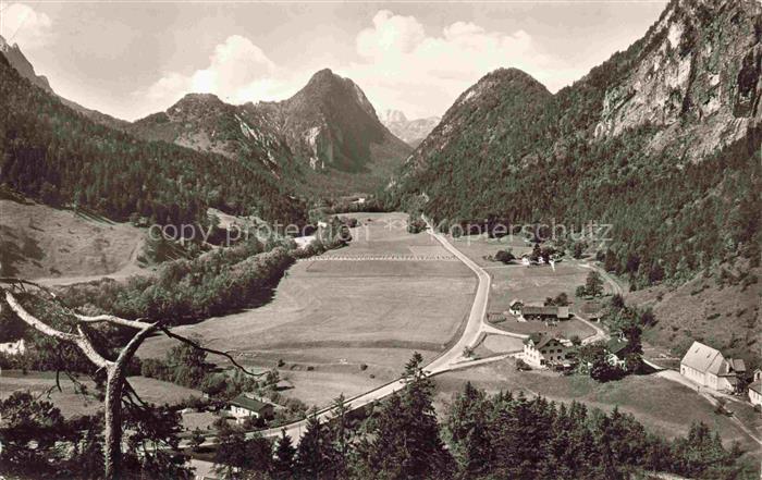 Schneizlreuth Berchtesgadener Land Bayern Panorama Blick ins Tal Berchtesgadener