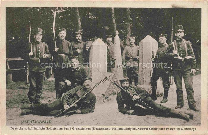 AACHEN NRW Deutsche und hollaendische Soldaten an den 4 Grenzsteinen Deutschland