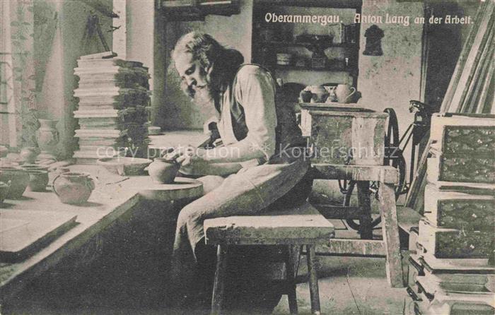 OBERAMMERGAU Bayern Anton Lang an der Arbeit Handwerk