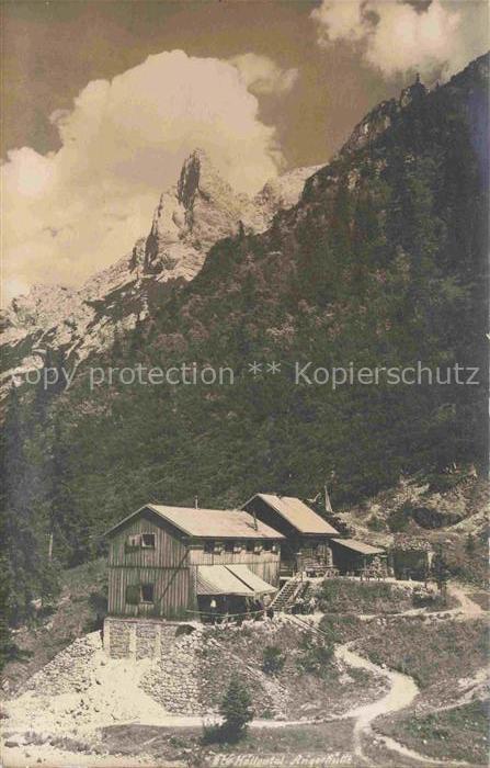 Angerhuette 1367m Grainau Garmisch-Partenkirchen Bayern Berghuette Alpen
