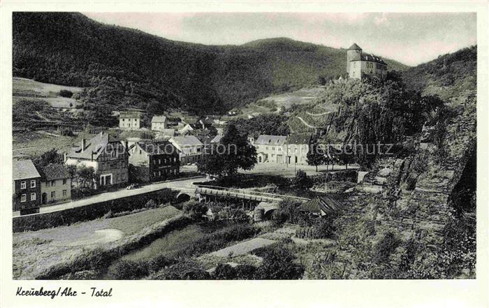 Kreuzberg Ahr Altenahr Ahrweiler Rheinland-Pfalz Totalansicht Burg