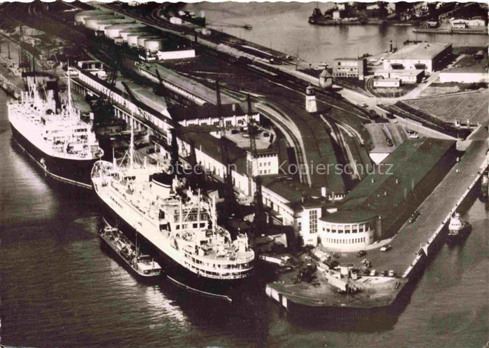 BREMERHAVEN Nordsee Columbuskaje Bahnhof am Meer
