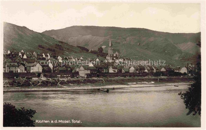 Klotten Mosel Cochem-Zell Rheinland-Pfalz Panorama Blick ueber die Mosel