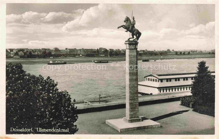 DuessELDORF  CITY Ulanendenkmal am Rhein