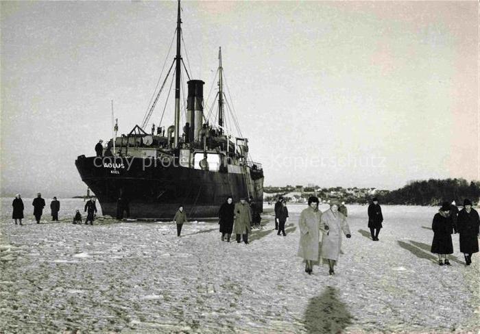 KIEL  CITY Am Hafen Hochseedampfer