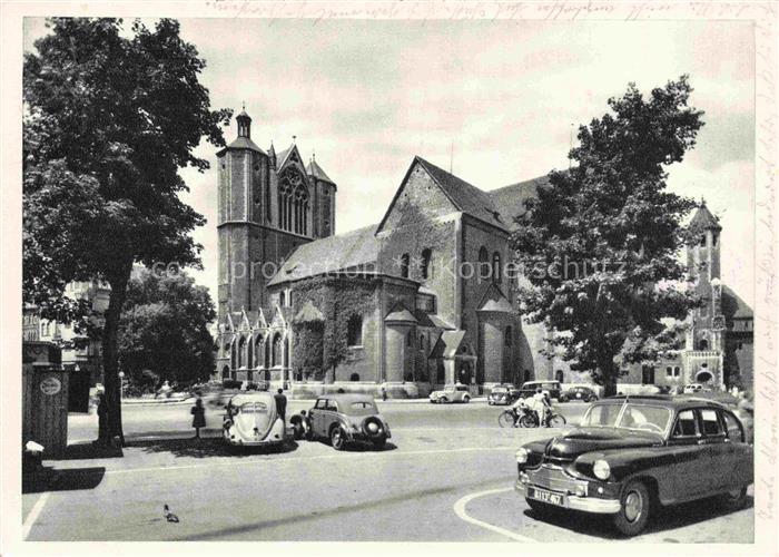 Brezelfenster VW Kaefer Braunschweig der Dom