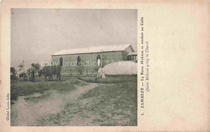 Zambeze Mocambique La Reine Mokwac rendant au Culte