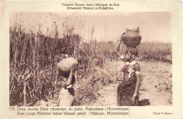 Makoulane Makulan Mosambik Mozambique Deux jeunes filles revenant du puits Missi