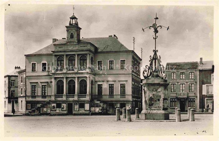 Rocroi Charleville-Mezieres 08 Ardennes Hôtel de Ville et fontaine