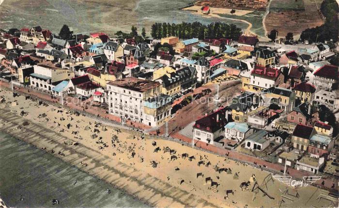 COUTAINVILLE Agon-Coutainville Coutances 50 Manche La plage et Place de Gaulle v