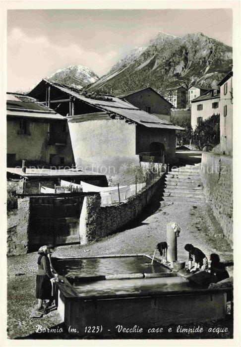 Bormio Sondrio Lombardia IT Vecchie case e limpide acque