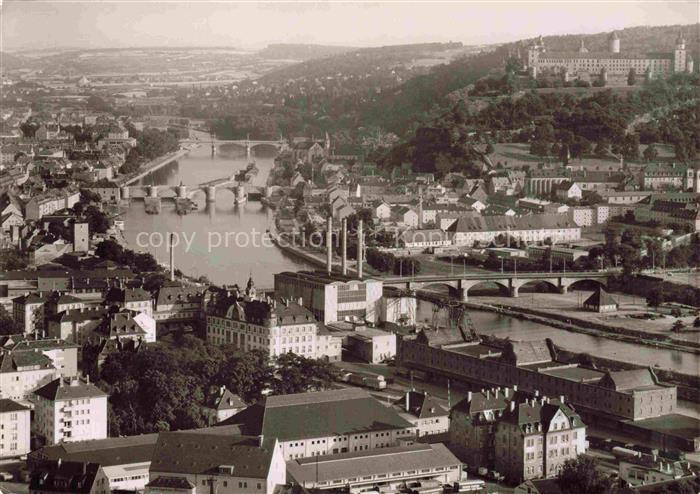 WueRZBURG Bayern Panorama mit Mainbruecken Festung Marienberg