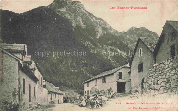 Gabas PAU 64 Pyrenees-Atlantiques Intérieur du village et Pic Lavigne