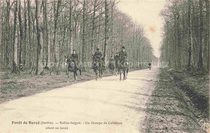 Foret de Berce Jupilles LA FLECHE 72 Sarthe Rallye-Juigné un groupe de cavaliers
