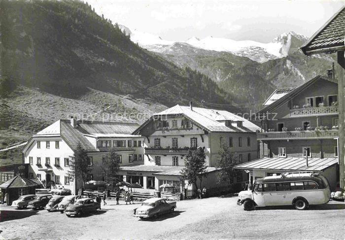 Hintertux Tux Zillertal Tirol AT Dorfmotiv mit Blick gegen Gefrorene Wand und Ol