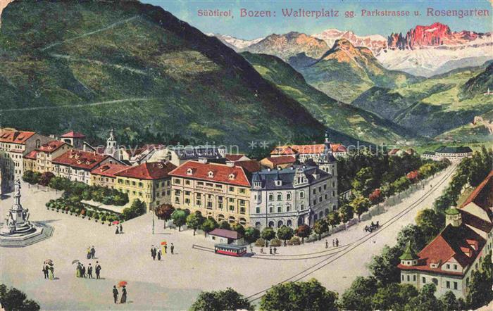 Bozen  BOLZANO Suedtirol IT Walterplatz Parkstrasse Blick gegen Rosengarten Dolo