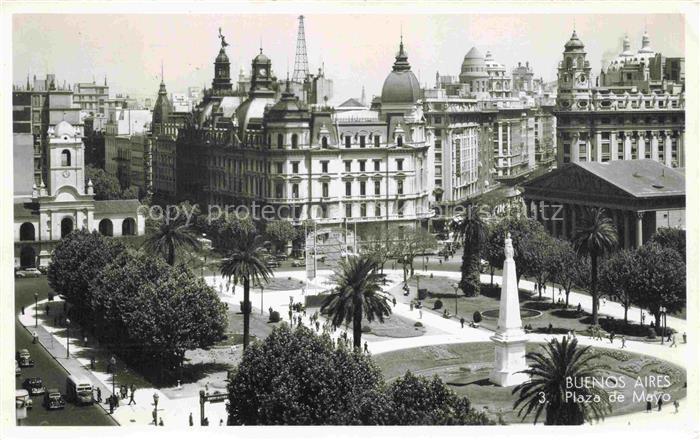BUENOS AIRES Argentina Plaza de Mayo Monumento
