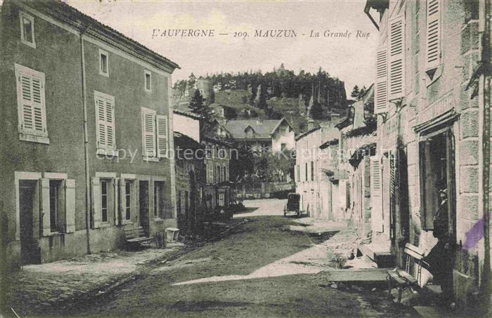 Mauzun Clermont-Ferrand 63 Puy-de-Dome La Grande Rue