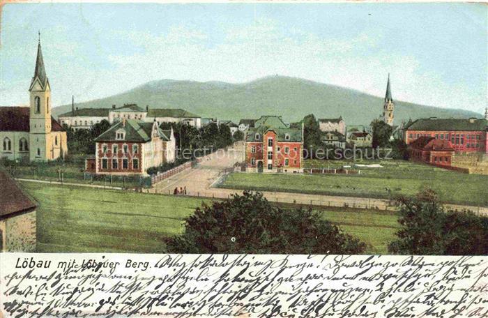 Loebau Sachsen Teilansicht mit Kirchen Blick gegen Loebauer Berg