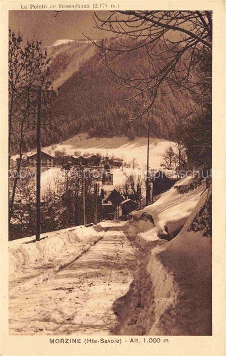 Morzine Thonon-les-Bains 74 Haute-Savoie Verschneite Zufahrtsstrasse