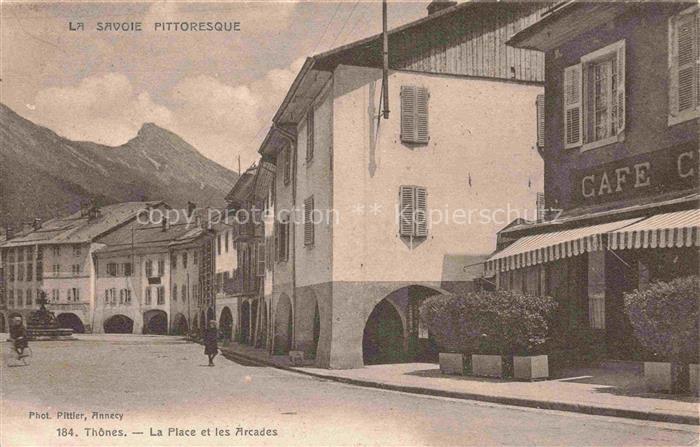 Thones ANNECY 74 Haute-Savoie La place et les arcades