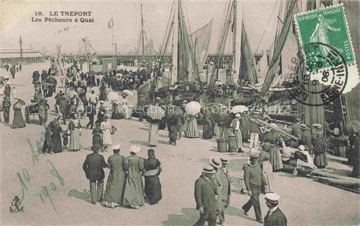 LE TREPORT Dieppe 76 Seine-Maritime Les pêcheurs à quai