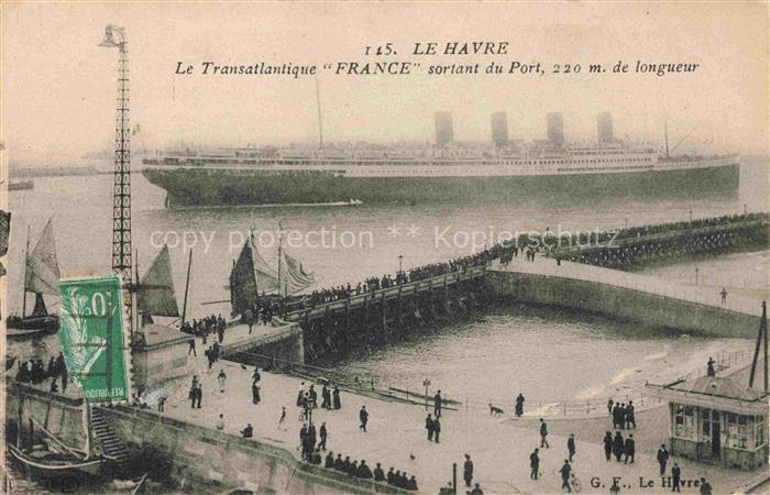 LE HAVRE 76 Le Transatlantique France sortant du port