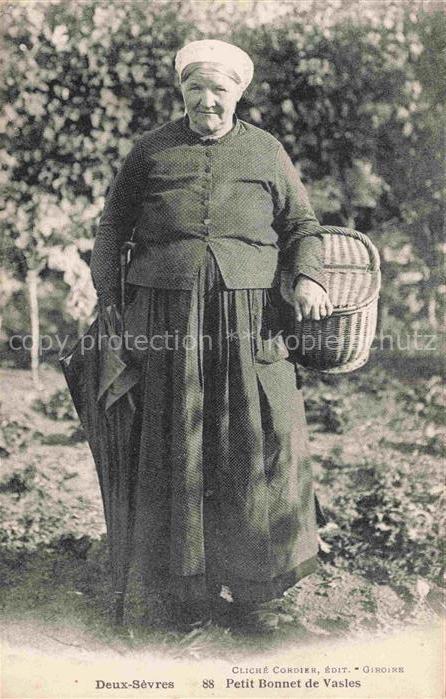 Vasles PARTHENAY 79 Deux-Sevres Petit Bonnet de Vasles