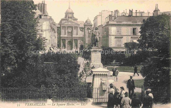 VERSAILLES 78 Le Square Hoche Monument