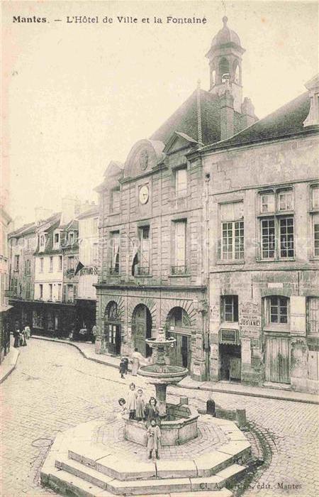 MANTES-LA-JOLIE Mantes-sur-Seine 78 Yvelines Hôtel de Ville et la fontaine
