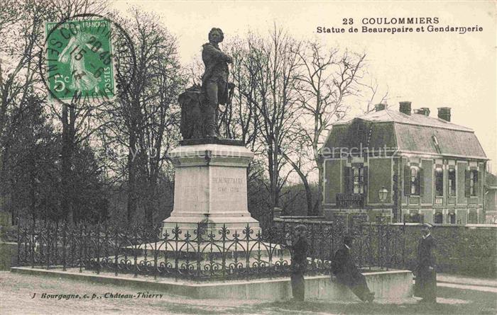 Coulommiers MEAUX 77 Seine-et-Marne Statue de Beaurepaire et Gendarmerie Monumen