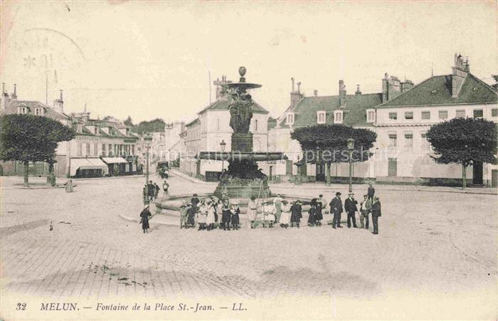 Melun 77 Seine-et-Marne Fontaine de la Place Saint Jean