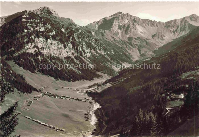 Saminatal Fuerstentum Liechtenstein Panorama Blick ins Tal mit Steg und Suecca