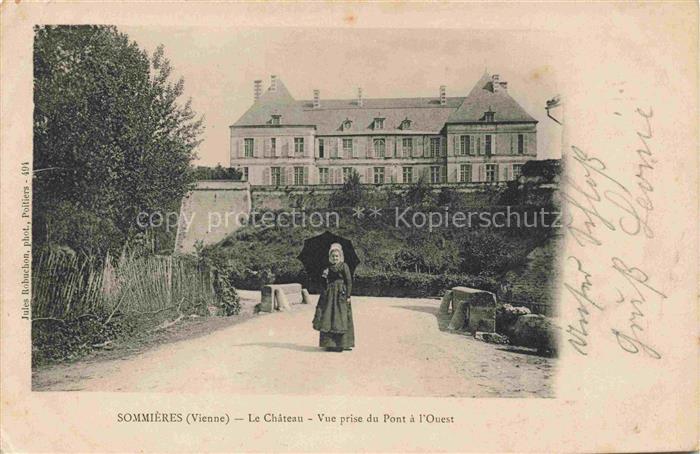 Sommieres-du-Clain Montmorillon 86 Vienne Château vue prise du Pont à l'Ouest