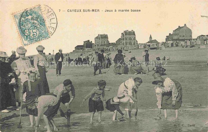 CAYEUX -SUR-MER Abbeville 80 Somme Jeux à la plage à marée basse