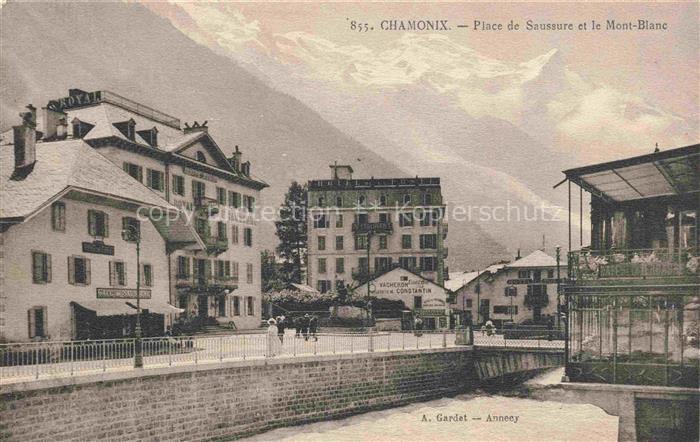 CHAMONIX BONNEVILLE 74 Haute-Savoie Place de Saussure et le Mont Blanc