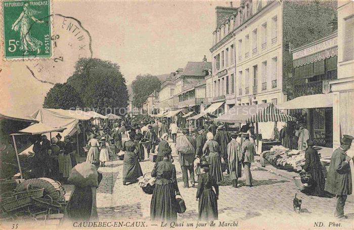 Caudebec-en-Caux ROUEN 76 Seine-Maritime Le quai un jour de marché
